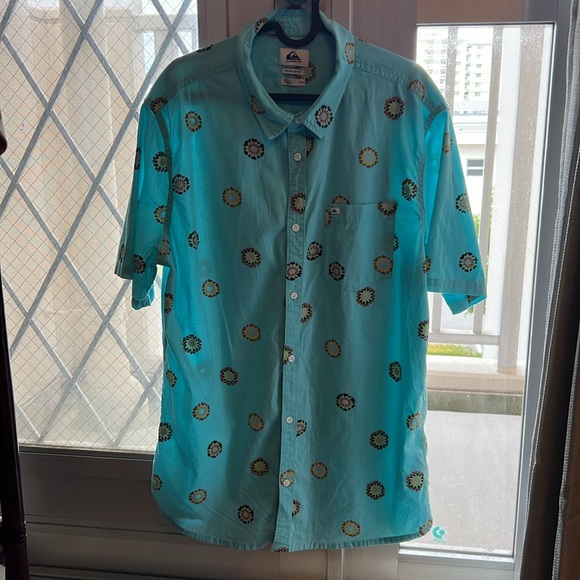 Quicksilver and Billabong long sleeve/shortsleeved button up. Size men’s large - Picture 9 of 9